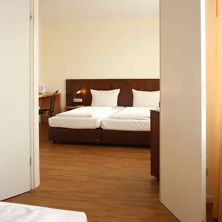 מלון Andi Stadthotel