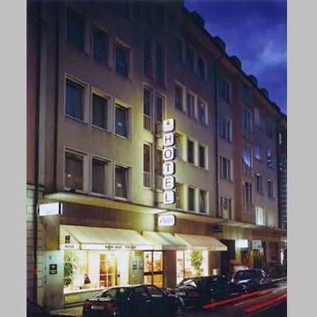 מלון Andi Stadthotel