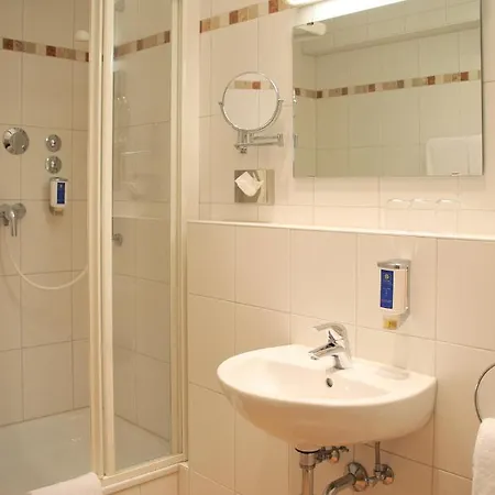 Andi Stadthotel מלון 3*