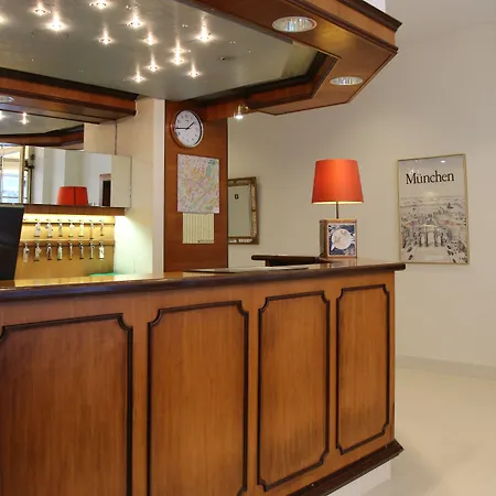 Andi Stadthotel 호텔